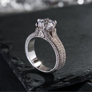 Elegant Silver and Gold Women's Ring